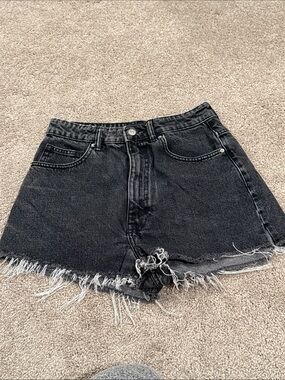 Zara Women’s Black/Charcoal High-Waisted Raw Hem Denim Shorts.